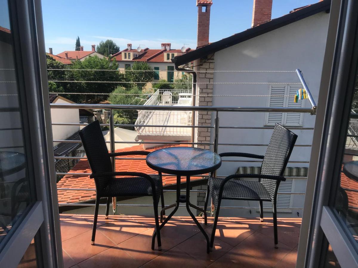 Rooms And Apartments Robert Rovinj Exterior foto